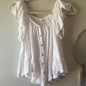 White, wavy Free People top!